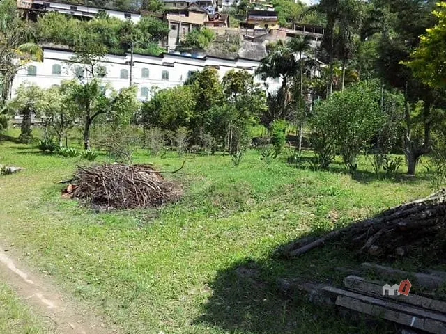 Terreno com 4225m², à venda, no bairro QUISSAMA em Petropolis