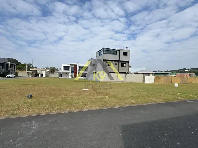 Terreno com 450m², à venda, no bairro Campo Pequeno em Colombo