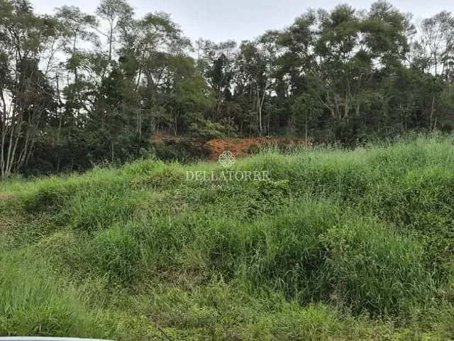 Terreno com 360m², à venda, no bairro Nhunguaçu em Teresópolis