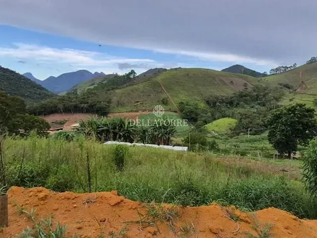 Terreno com 360m², à venda, no bairro Nhunguaçu em Teresópolis
