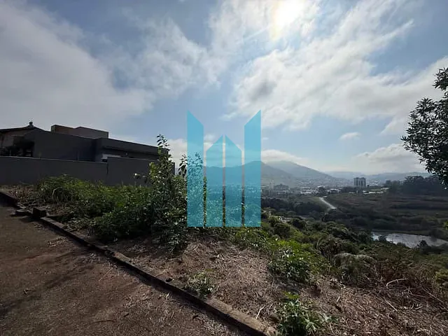 Terreno com 1107m², à venda, no bairro Parque Véu das Noivas em Poços de Caldas