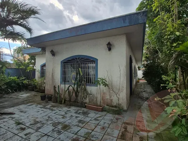 Terreno com 326m², à venda, no bairro Solemar em Praia Grande