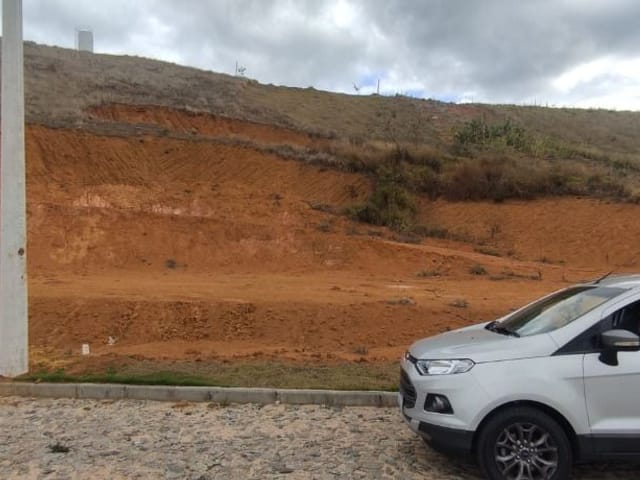 Terreno com 432m², à venda, no bairro Grama em Juiz de Fora