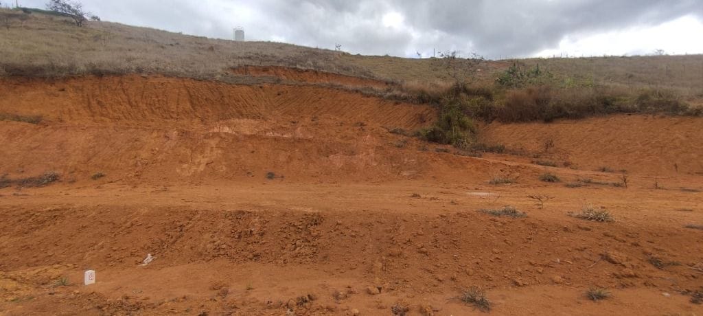 Terreno à Venda em Grama