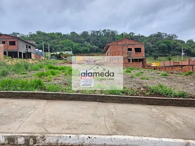 Terreno com 220m², à venda, no bairro JARDIM PARAISO em Jacarezinho