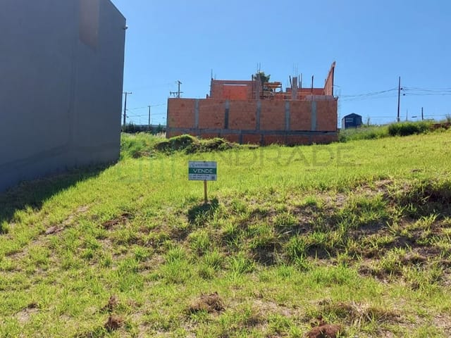 Terreno com 360m², à venda, no bairro Loteamento Residencial Cazarin em Apucarana
