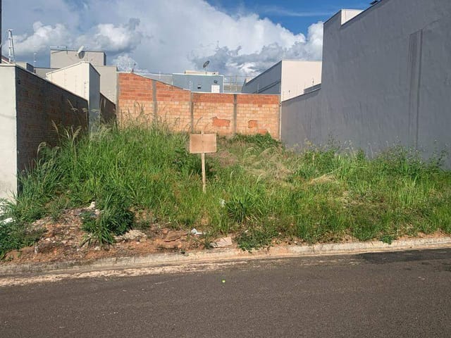 Terreno com 180m², à venda, no bairro Esplanada Primo Meneghetti II em Franca