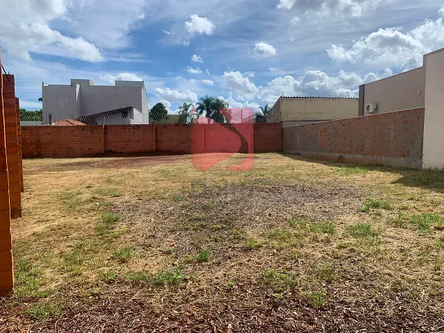 Terreno com 530m², à venda, no bairro Jardim Quinta das Flores em Pirassununga