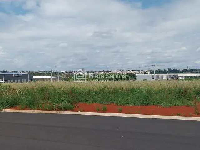 Terreno com 175m², à venda, no bairro Terra Santa em Santa Bárbara D'Oeste