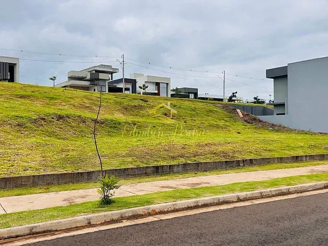 Terreno com 253m², à venda, no bairro Gleba Simon Frazer em Londrina