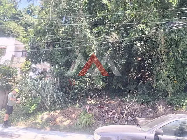 Terreno com 800m², à venda, no bairro Itaipu em Niterói