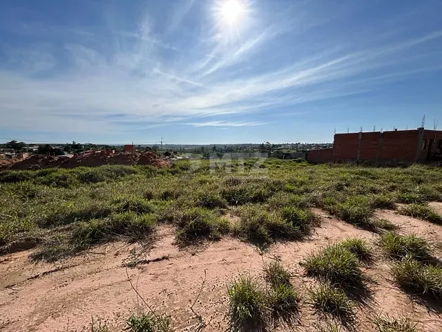 Terreno com 200m², à venda, no bairro Loteamento Parque Cidade em Botucatu