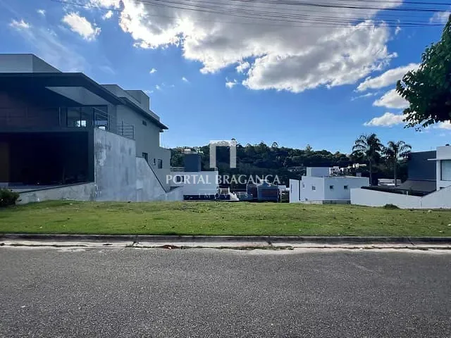Terreno com 440m², à venda, no bairro Condomínio Residencial Fazenda Santa Helena em Bragança Paulista