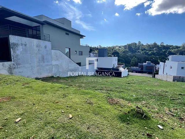 Terreno com 440m², à venda, no bairro Condomínio Residencial Fazenda Santa Helena em Bragança Paulista