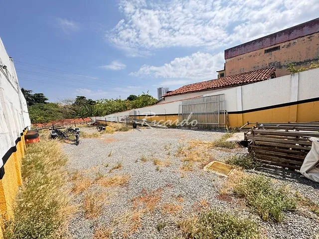 Terreno com 420m², à venda, no bairro Setor Aeroporto em Goiânia