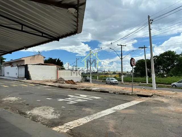 Terreno com 244m², à venda, no bairro Parque dos Municípios I em Guaxupé