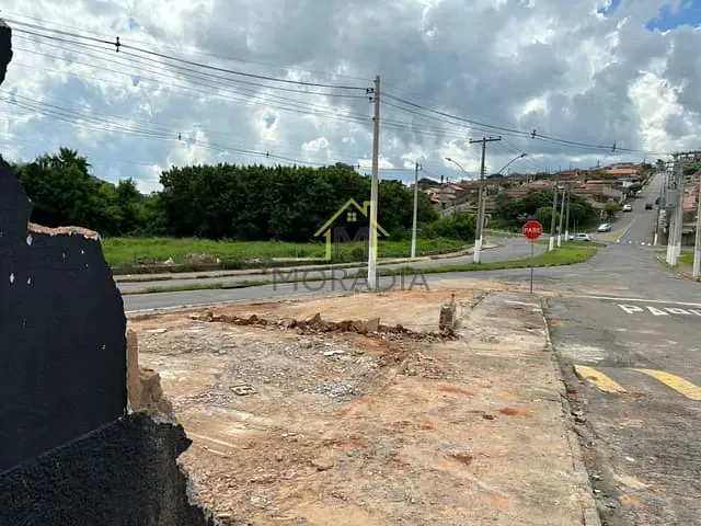 Terreno com 244m², à venda, no bairro Parque dos Municípios I em Guaxupé