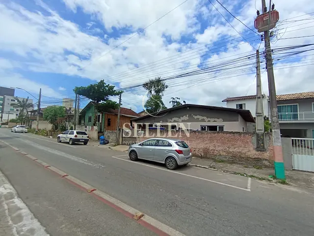 Terreno com 672m², à venda, no bairro Lídia Duarte em Camboriú