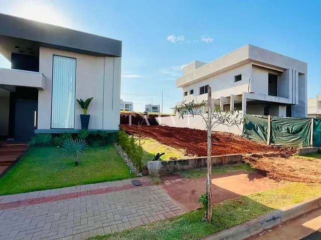 Terreno com 252m², à venda, no bairro Gleba Simon Frazer em Londrina