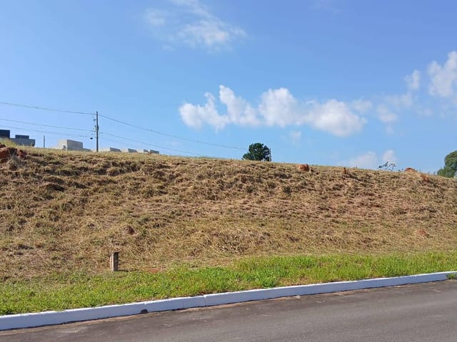 Terreno com 663m², à venda, no bairro Morada dos Nobres em Taubaté