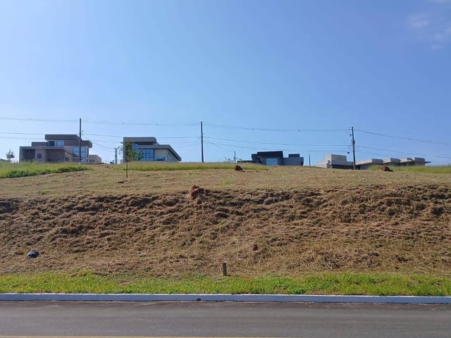 Terreno com 663m², à venda, no bairro Morada dos Nobres em Taubaté