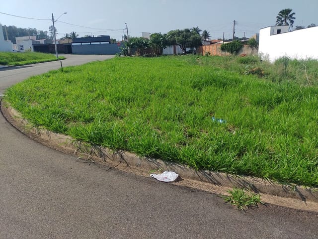 Terreno com 208m², à venda, no bairro Pousada do Sol em São João da Boa Vista