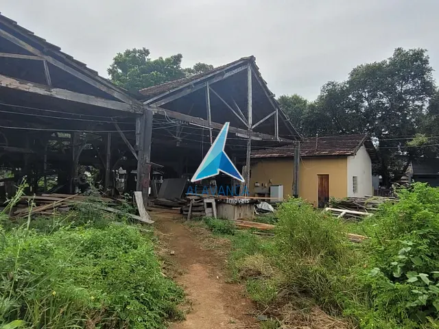 Terreno com 3000m², à venda, no bairro São Paulo em Governador Valadares