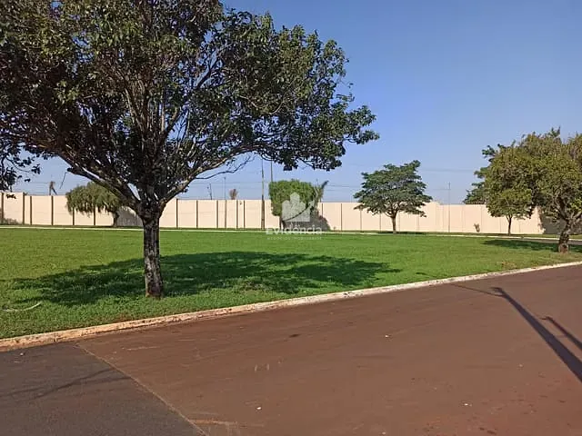 Terreno com 984m², à venda, no bairro Jardim Tarobá em Cambé