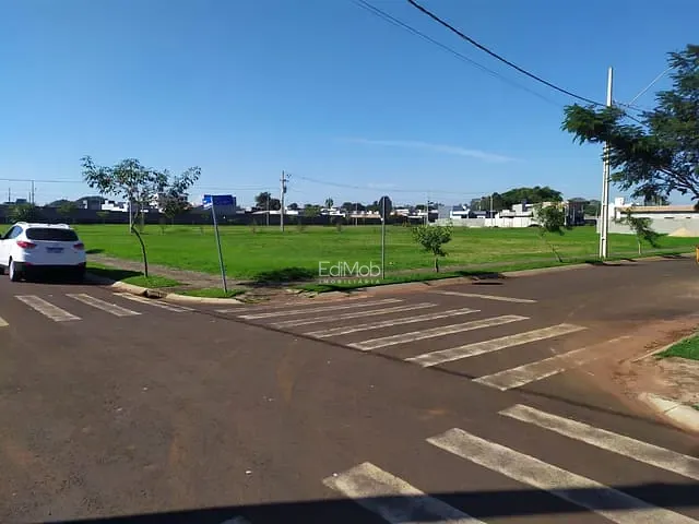 Terreno com 425m², à venda, no bairro Carimã em Foz do Iguaçu