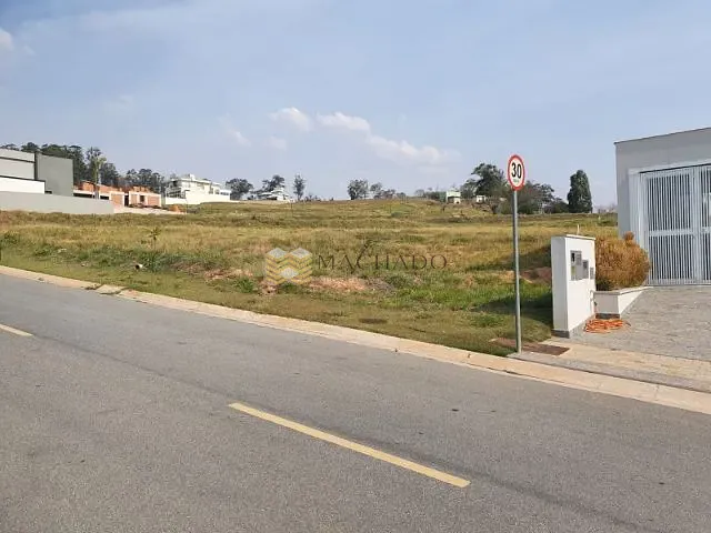 Terreno com 600m², à venda, no bairro Santa Cândida em Vinhedo