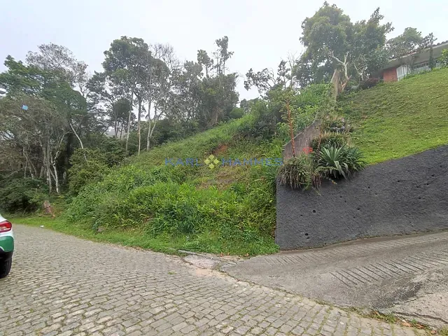 Terreno com 739m², à venda, no bairro Quitandinha em Petrópolis