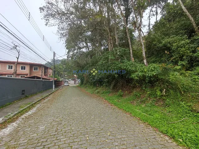 Terreno com 739m², à venda, no bairro Quitandinha em Petrópolis
