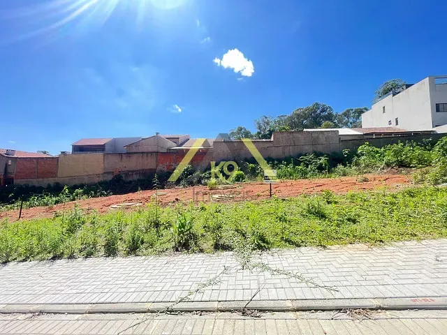 Terreno com 195m², à venda, no bairro Roça Grande em Colombo