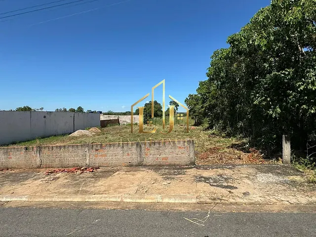 Terreno com 540m² 1 quarto e 1 banheiro, à venda, no bairro Jardim Universitário em Cuiabá
