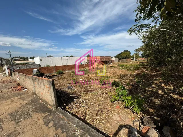 Terreno com 540m² 1 quarto e 1 banheiro, à venda, no bairro Jardim Universitário em Cuiabá