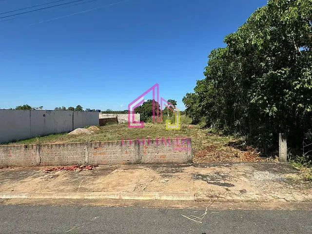 Terreno com 540m² 1 quarto e 1 banheiro, à venda, no bairro Jardim Universitário em Cuiabá