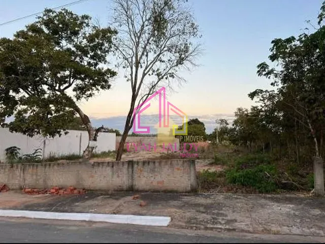Terreno com 540m² 1 quarto e 1 banheiro, à venda, no bairro Jardim Universitário em Cuiabá
