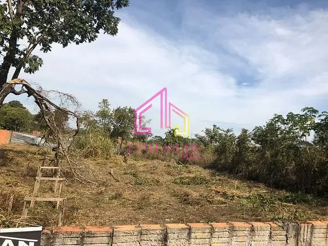 Terreno com 540m² 1 quarto e 1 banheiro, à venda, no bairro Jardim Universitário em Cuiabá