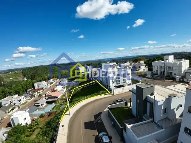 Terreno com 586m², à venda, no bairro Parque de Exposições em Concórdia