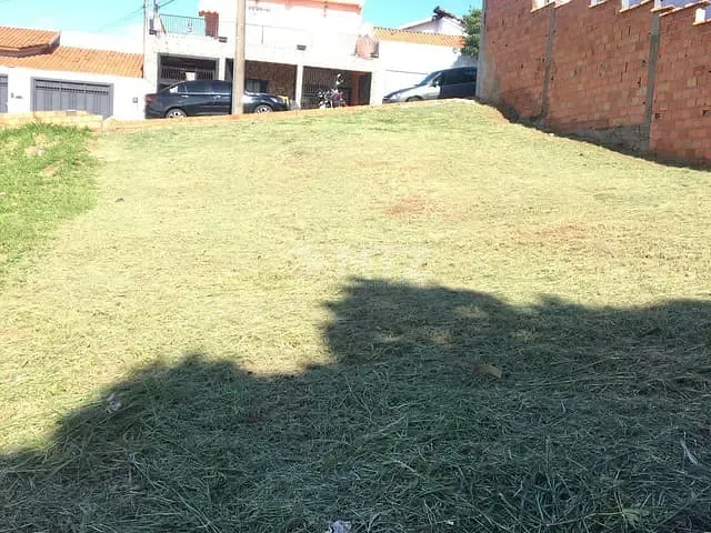 Terreno com 250m², à venda, no bairro Jardim Monte Mor em Botucatu