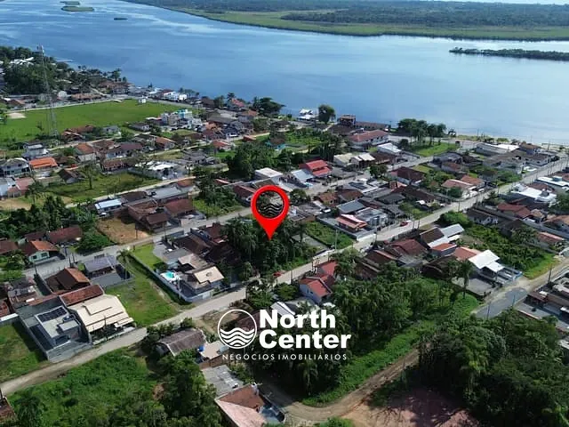 Terreno com 313m², à venda, no bairro Costeira em Balneário Barra do Sul