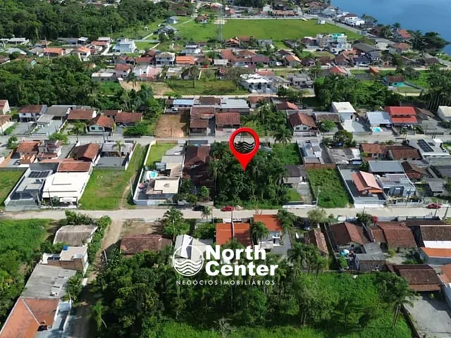Terreno com 313m², à venda, no bairro Costeira em Balneário Barra do Sul