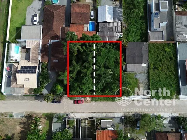 Terreno com 313m², à venda, no bairro Costeira em Balneário Barra do Sul