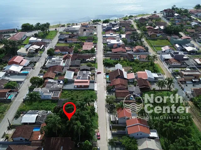 Terreno com 313m², à venda, no bairro Costeira em Balneário Barra do Sul
