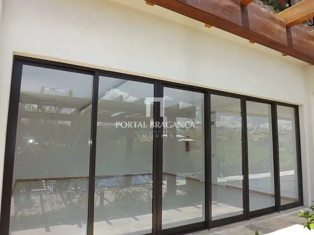 Terreno com 360m², à venda, no bairro Condomínio Residencial e Comercial Fazenda Santa Petronilla em Bragança Paulista