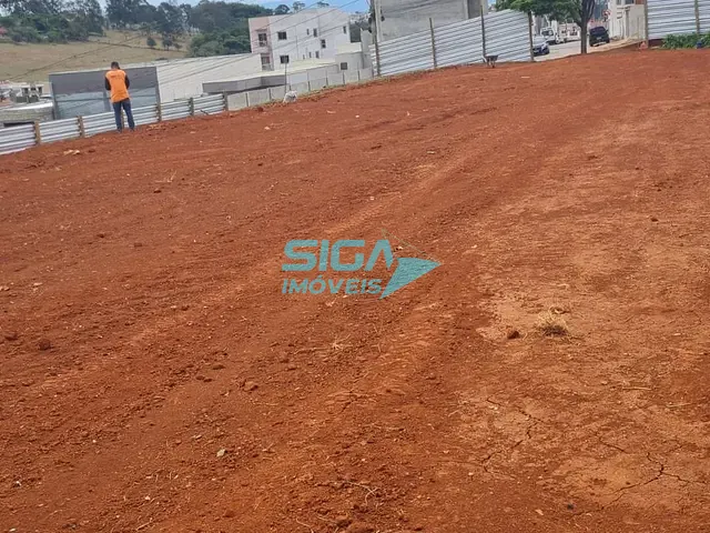 Terreno com 1100m², para alugar, no bairro Parque Real em Pouso Alegre