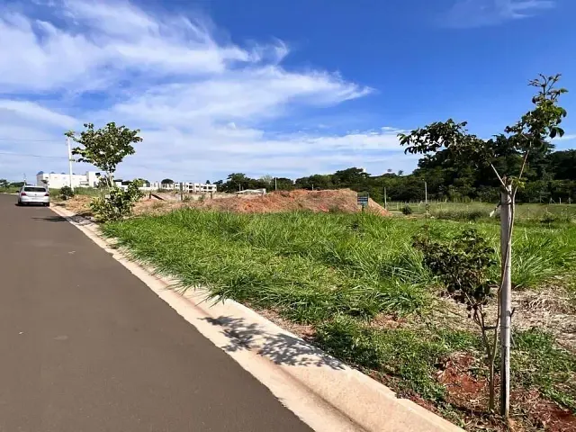 Terreno com 363m², à venda, no bairro Florabella I em Holambra