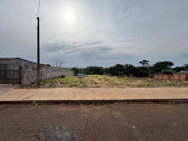 Terreno com 360m², à venda, no bairro Vila Regina em Apucarana