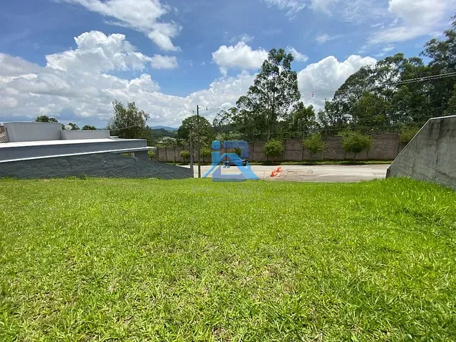 Terreno com 450m², à venda, no bairro Residencial Fazenda Serrinha em Itatiba
