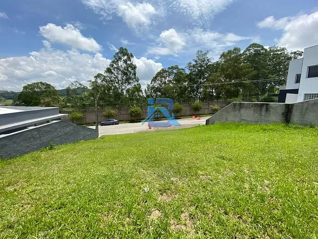 Terreno com 450m², à venda, no bairro Residencial Fazenda Serrinha em Itatiba